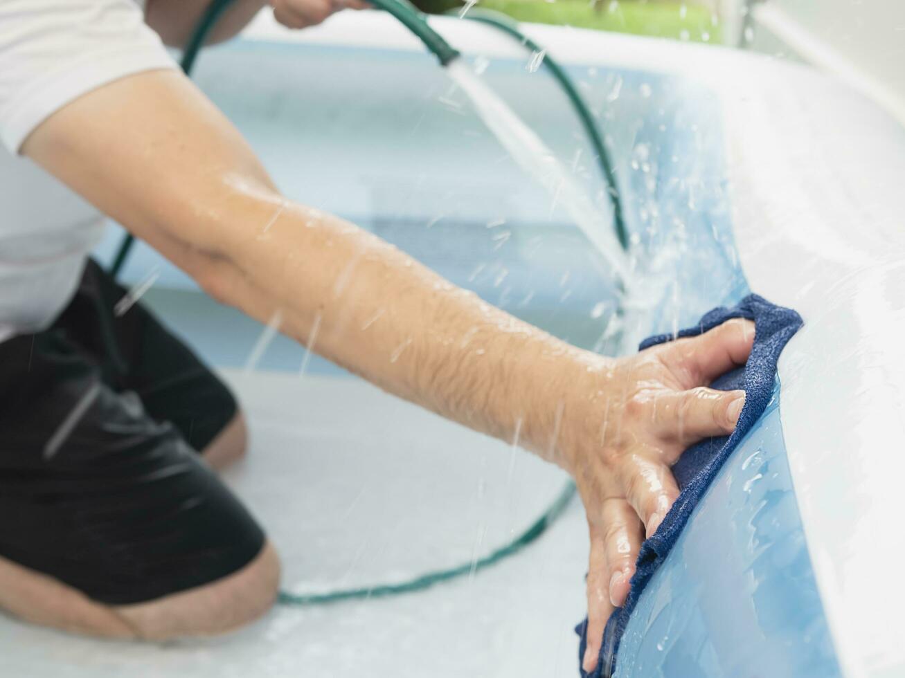 Cleaning a hot tub interior